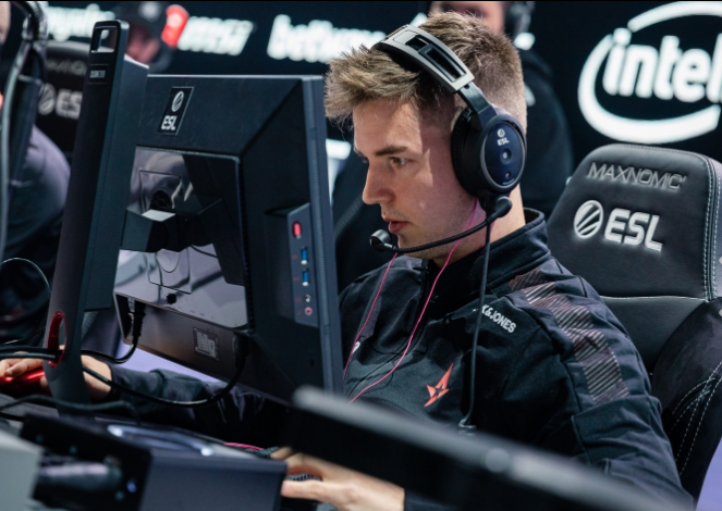 以防守为主 以防守为主