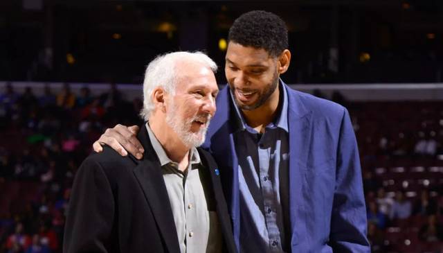 许多球迷纷 许多球迷纷